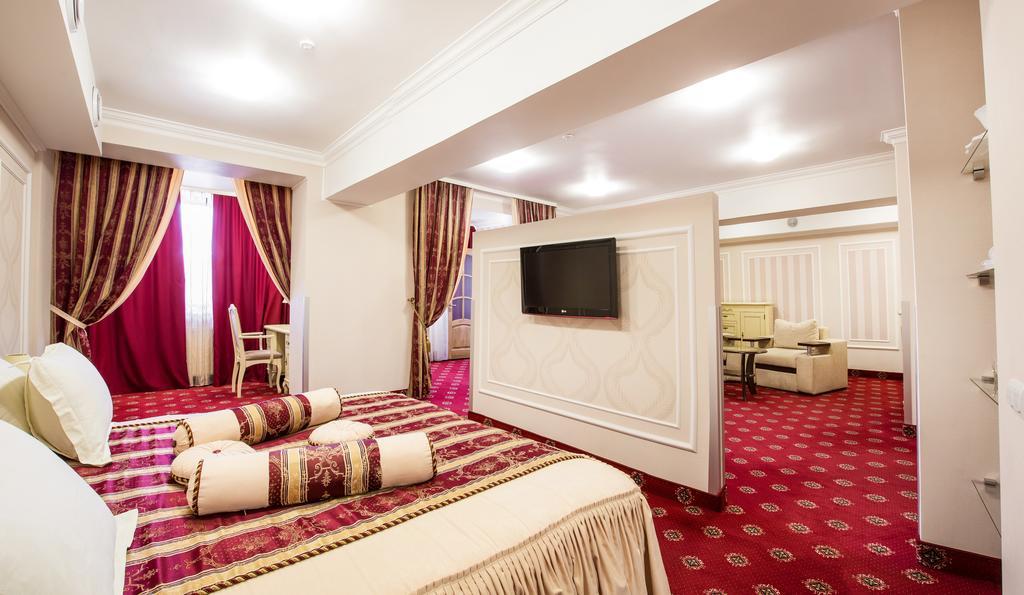 Bukovyna Hotel 4*